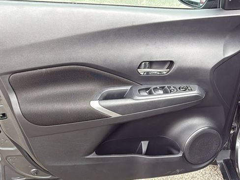 Used 2023 Nissan Kicks SV FWD image 11