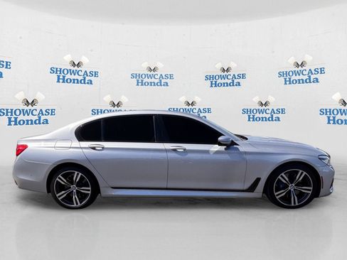 Used 2017 BMW 750i RWD image 8