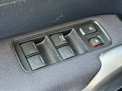 Used 2011 Honda CR-V LX image 14