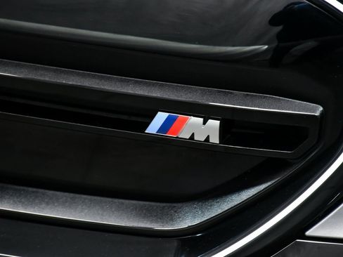 Used 2025 BMW i5 M60 w/ Executive Package image 88