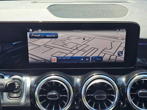 Used 2026 Mercedes-Benz GLB 35 AMG 4MATIC image 25