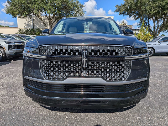 Used 2025 Lincoln Navigator Reserve AWD/4WD image 11