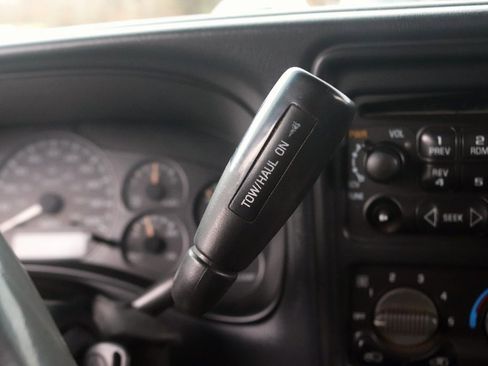 Used 2001 Chevrolet Silverado 2500 LS w/ Off-Road Skid Plate Pkg image 19