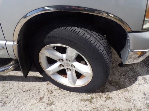 Used 2007 Dodge Ram 1500 Truck SLT image 17