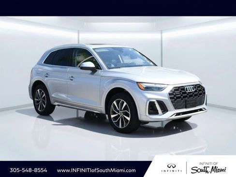 Used 2023 Audi Q5 2.0T Premium w/ Convenience Package AWD/4WD image 3
