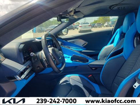 Used 2022 Chevrolet Corvette Stingray Premium Conv w/ Z51 Performance Package RWD image 18