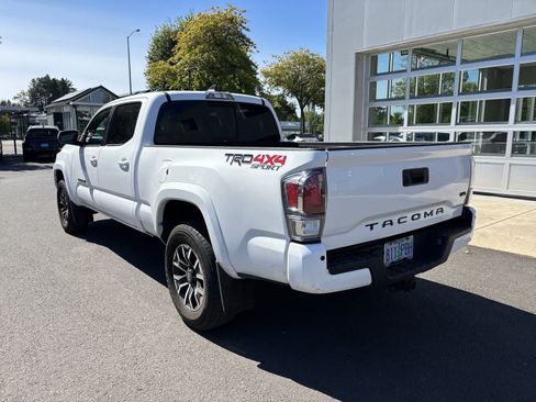 Used 2023 Toyota Tacoma TRD Sport w/ TRD Premium Sport Package AWD/4WD image 3