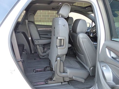 Used 2023 Buick Enclave Avenir w/ Avenir Technology Package AWD/4WD image 35