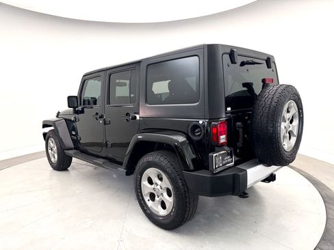 Used 2015 Jeep Wrangler Unlimited Sahara w/ Max Tow Package image 11