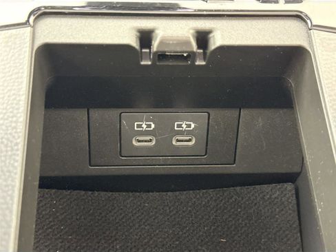 Certified 2024 Toyota Prius XLE image 39