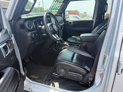 Used 2023 Jeep Wrangler Unlimited Sahara w/ Cold Weather Group AWD/4WD image 13