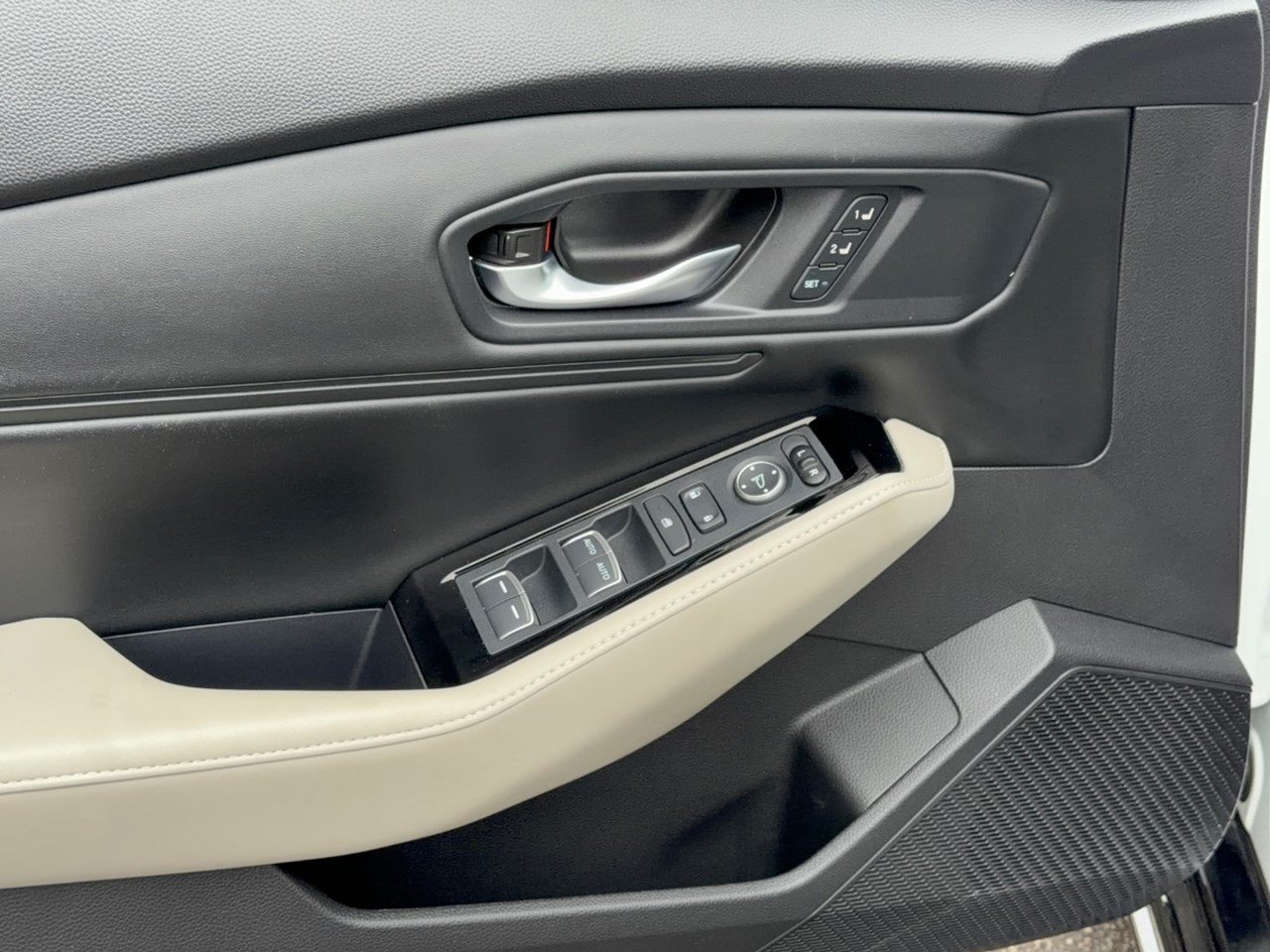 Used 2024 Honda Accord Touring image 14