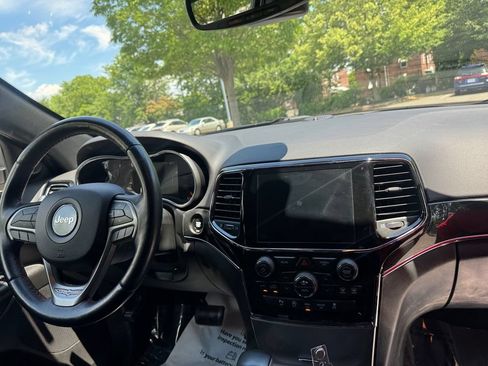 Used 2019 Jeep Grand Cherokee Trailhawk w/ Trailhawk Luxury Group AWD/4WD image 16