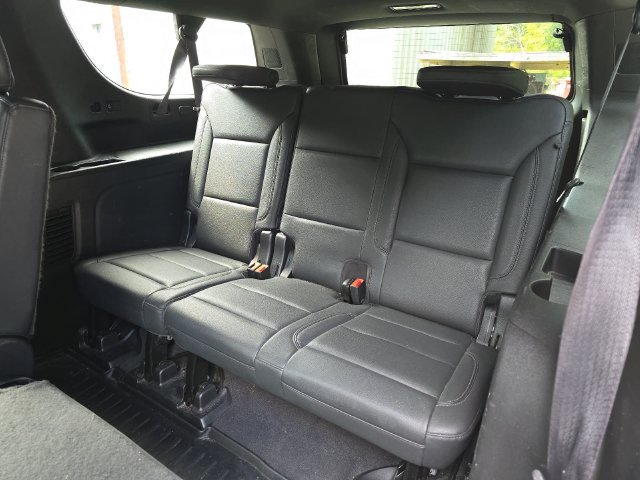 Used 2022 Chevrolet Suburban LT RWD image 12