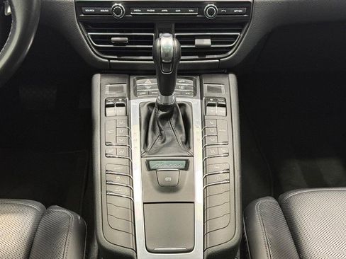 Used 2019 Porsche Macan S image 16