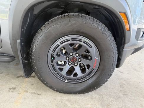 Used 2025 Nissan Frontier Pro-X RWD image 21