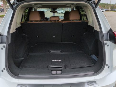 New 2026 Nissan Rogue Platinum image 14