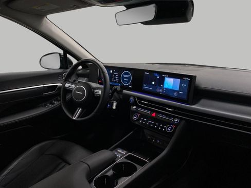 Certified 2025 Hyundai Sonata Limited FWD image 19