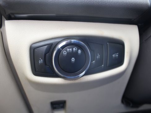 Used 2013 Lincoln MKZ Base image 30