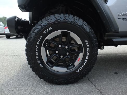 Used 2018 Jeep Wrangler Unlimited Sport S AWD/4WD image 9
