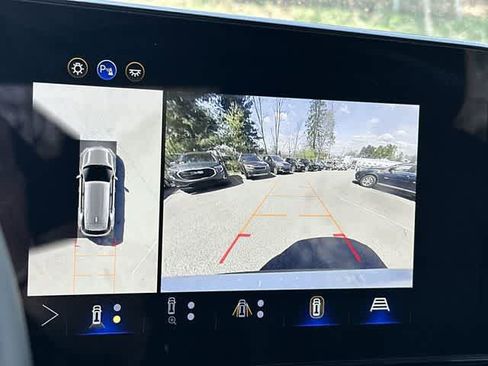 Used 2025 Chevrolet Equinox LT w/ Convenience Package II image 15