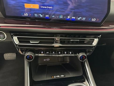 Used 2024 Chevrolet Traverse RS image 23