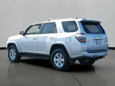 Used 2024 Toyota 4Runner SR5 Premium image 2