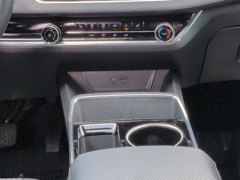 Used 2025 Chevrolet Equinox LT image 20