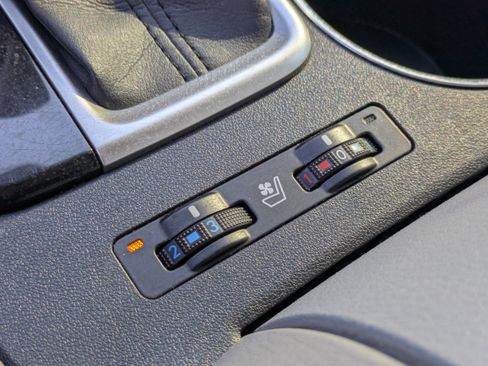 Used 2017 Toyota Highlander Limited Platinum image 32