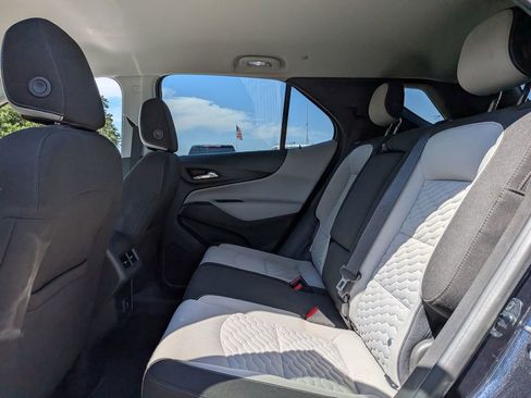 Used 2020 Chevrolet Equinox LS w/ LS Convenience Package FWD image 32
