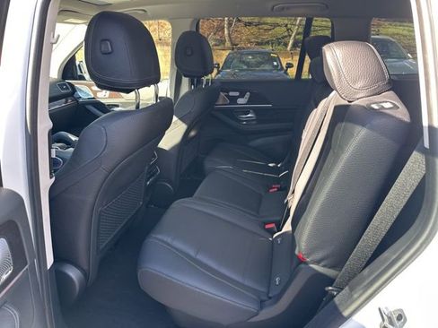 Used 2024 Mercedes-Benz GLS 450 4MATIC w/ Pinnacle Trim Package image 8