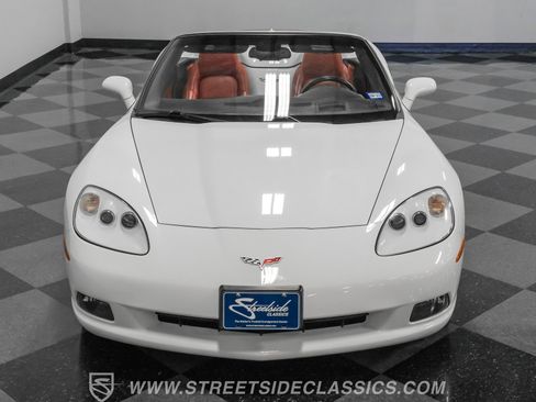 Used 2005 Chevrolet Corvette Convertible w/ Preferred Equipment Group RWD image 32