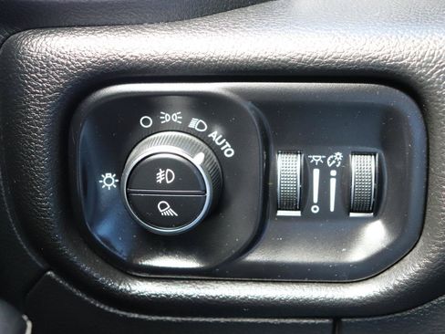 Used 2025 RAM 1500 Laramie AWD/4WD image 46