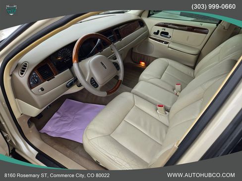 Used 2000 Lincoln Town Car Cartier image 7