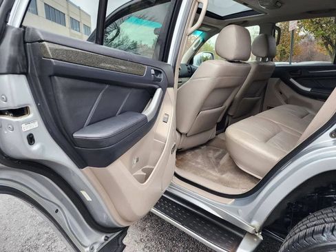 Used 2004 Toyota 4Runner Limited image 28