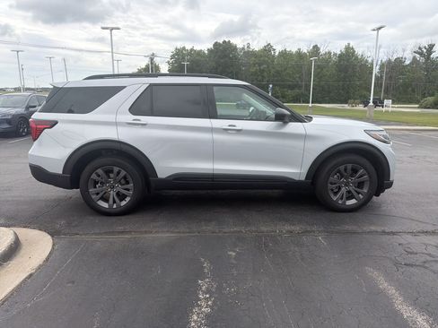 New 2026 Ford Explorer Active w/ Active Comfort Package AWD/4WD image 7