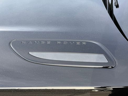 Certified 2026 Land Rover Range Rover Velar Dynamic SE AWD/4WD image 39