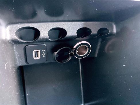 Used 2019 Jeep Cherokee Latitude Plus w/ Cold Weather Group image 32