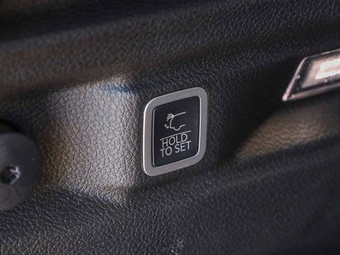 Used 2022 Jeep Grand Cherokee L Limited w/ Luxury Tech Group II image 42