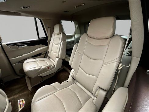 Used 2015 Cadillac Escalade Luxury RWD image 22