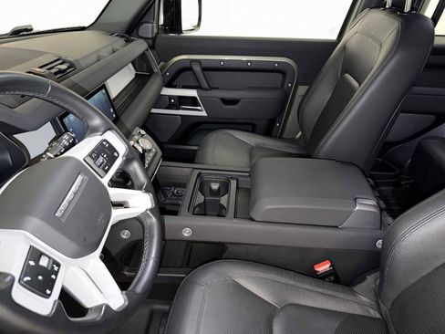 Used 2023 Land Rover Defender 90 S image 19