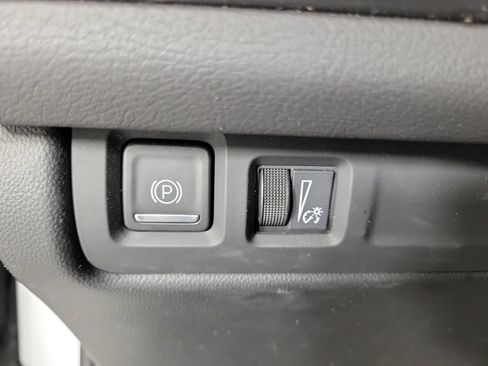 Certified 2024 Cadillac XT4 Luxury w/ Cold Weather Package FWD image 32