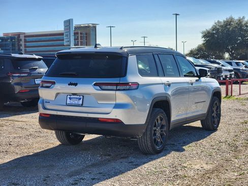 New 2025 Jeep Grand Cherokee L Limited image 4