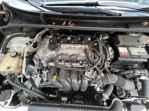 Used 2021 Toyota Corolla LE FWD image 3