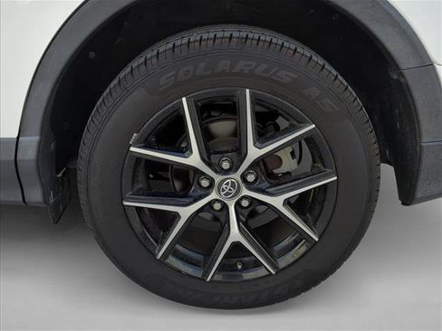 Used 2016 Toyota RAV4 SE image 5