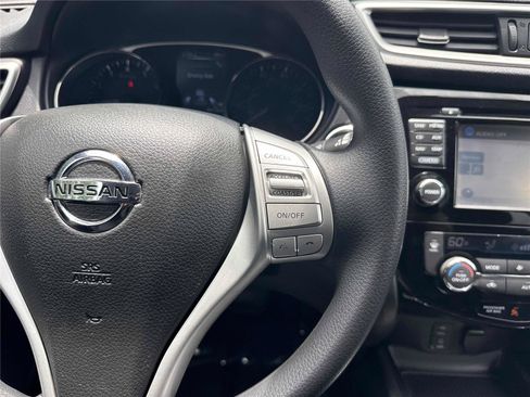 Used 2016 Nissan Rogue SV w/ SV Premium Package FWD image 19