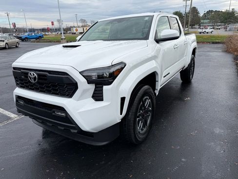 New 2025 Toyota Tacoma TRD Sport image 6