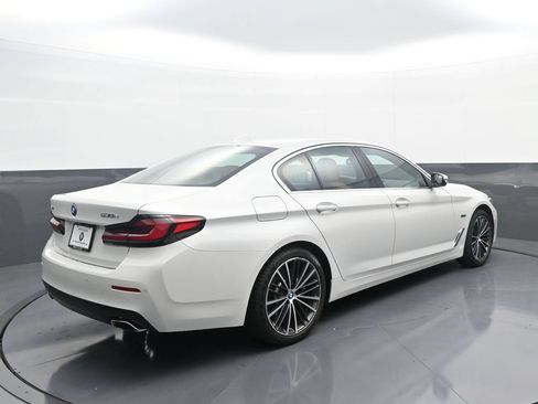 Used 2023 BMW 530e xDrive w/ Premium Package AWD/4WD image 7