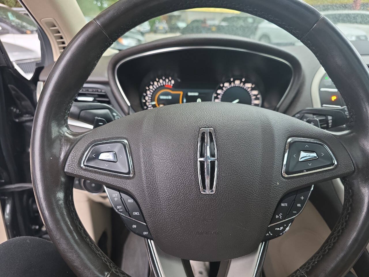 Used 2017 Lincoln MKC Reserve w/ Lincoln MKC Climate Package AWD/4WD image 10