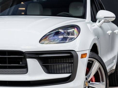 Certified 2026 Porsche Macan S AWD/4WD image 18